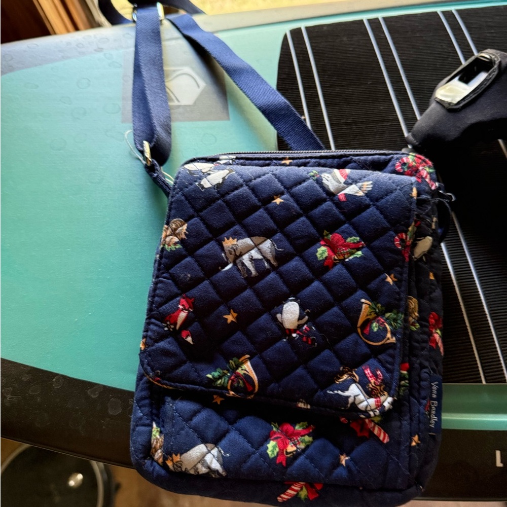 Vera Bradley RFID Mini Hipster Crossbody Snow Globe Motifs
Christmas Holiday